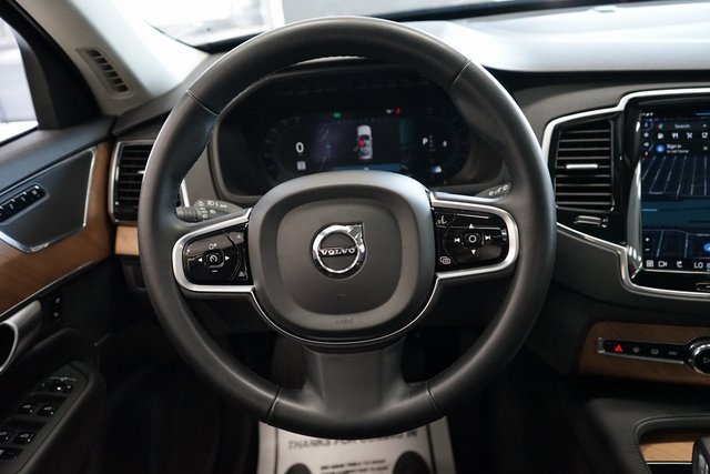 Used 2023 Volvo XC90 B6 Plus image 32