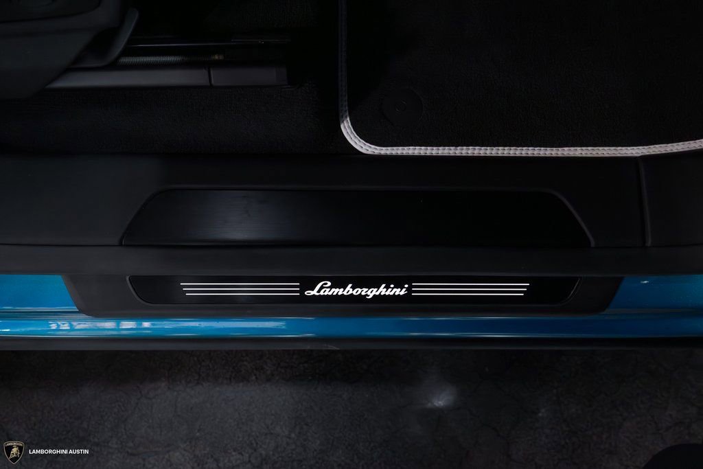 Used 2025 Lamborghini Urus Performante AWD/4WD image 53