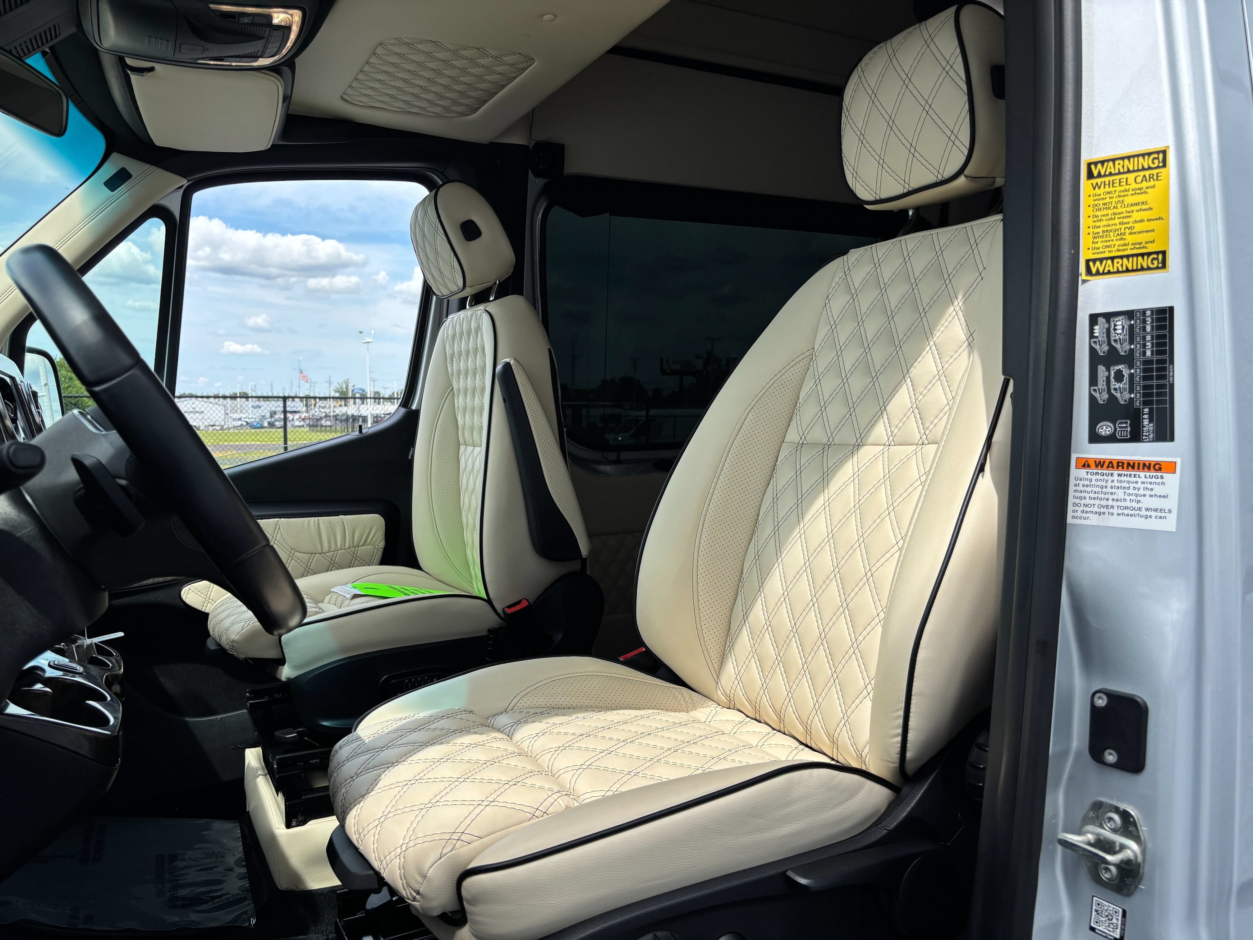 Used 2020 Mercedes-Benz Sprinter 3500 image 21