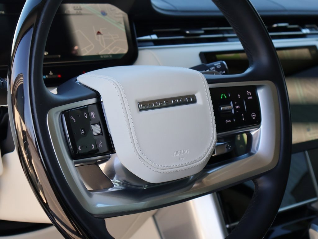 Used 2024 Land Rover Range Rover Long Wheelbase SE image 18