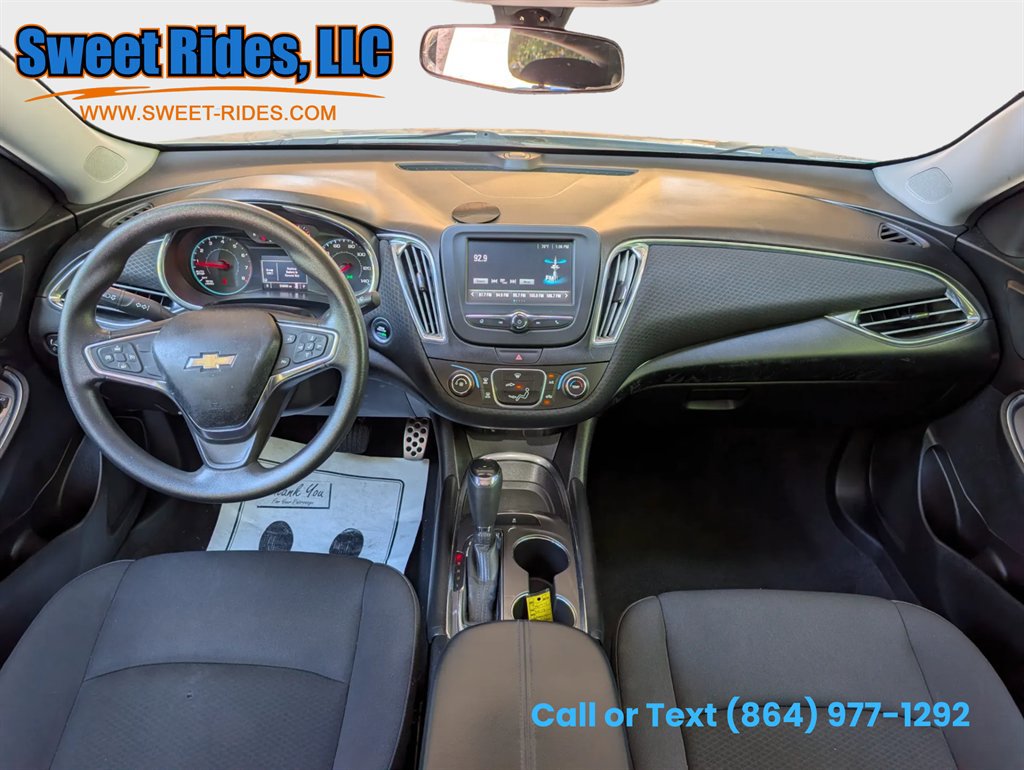 Used 2017 Chevrolet Malibu LT FWD image 12