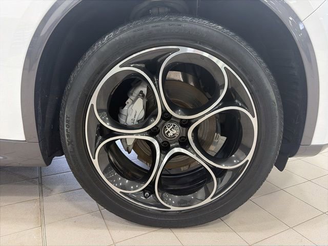 Used 2023 Alfa Romeo Stelvio Ti image 25