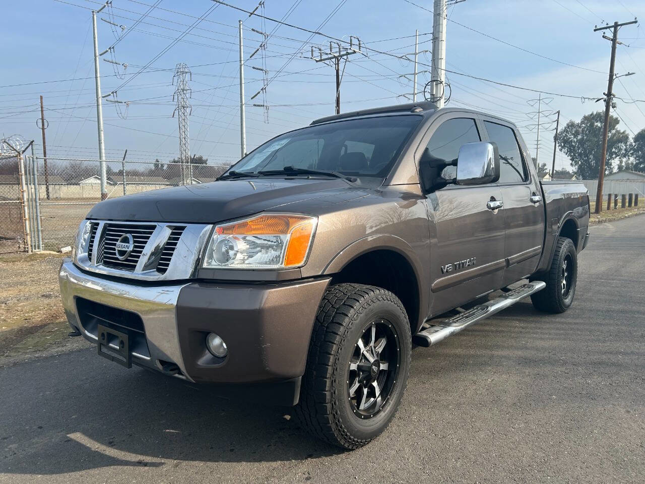 Used 2014 Nissan Titan SL w/ SL Moonroof Package image 1