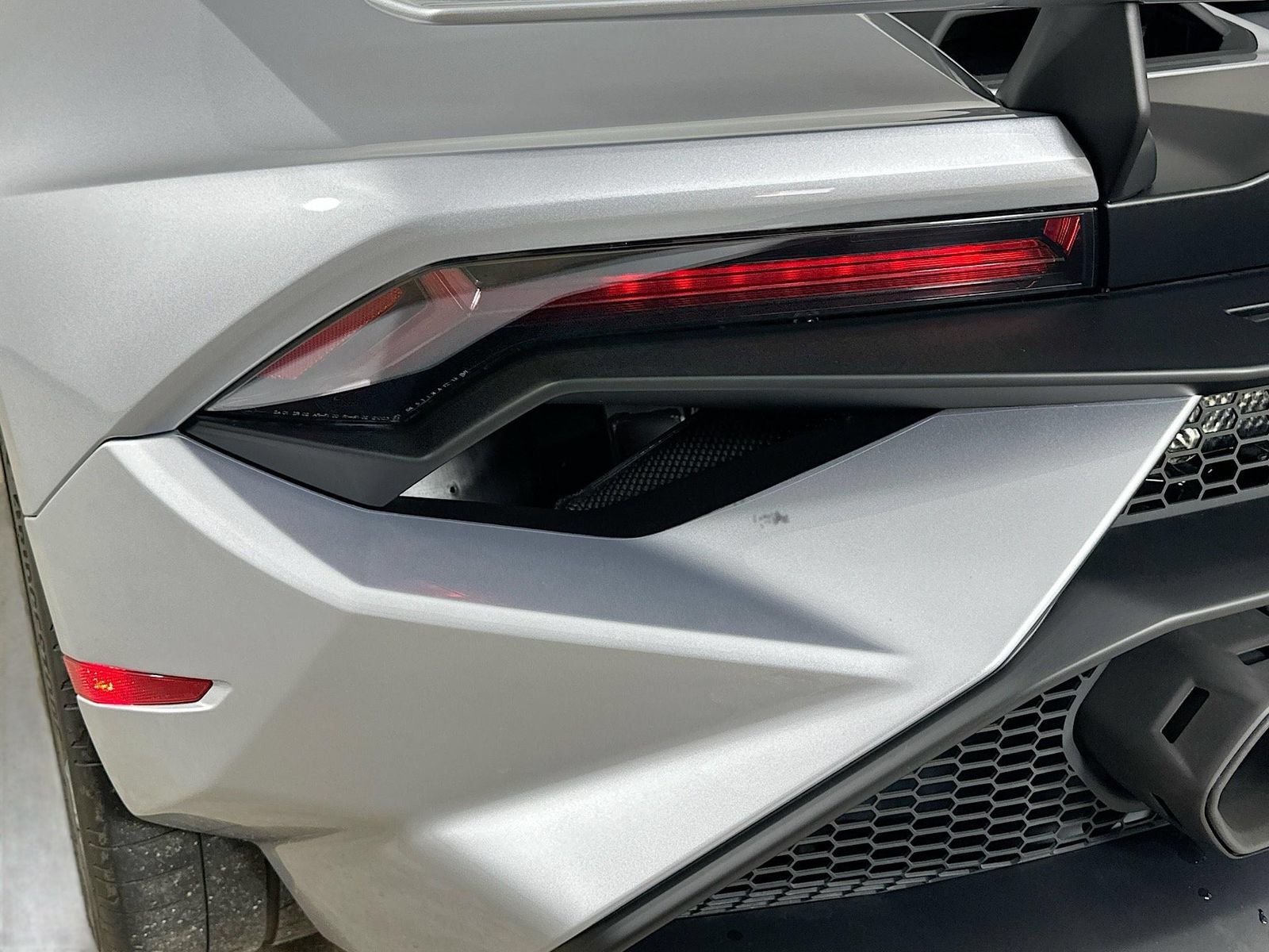 Used 2024 Lamborghini Huracan Tecnica RWD image 12