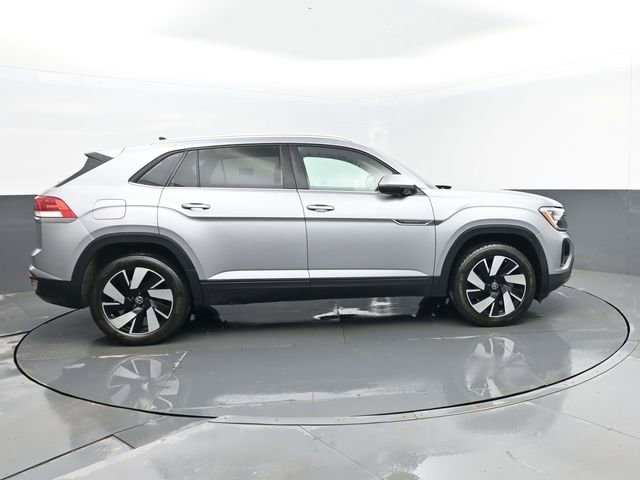 Used 2024 Volkswagen Atlas Cross Sport SE image 4