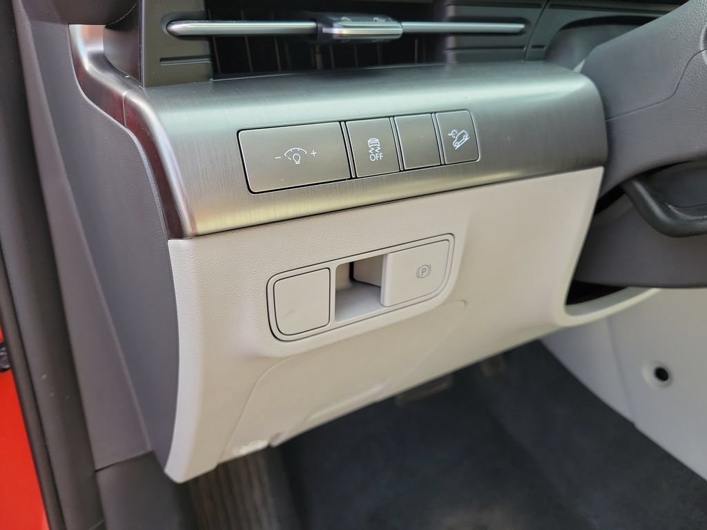 Used 2024 Hyundai Kona SEL AWD/4WD image 24