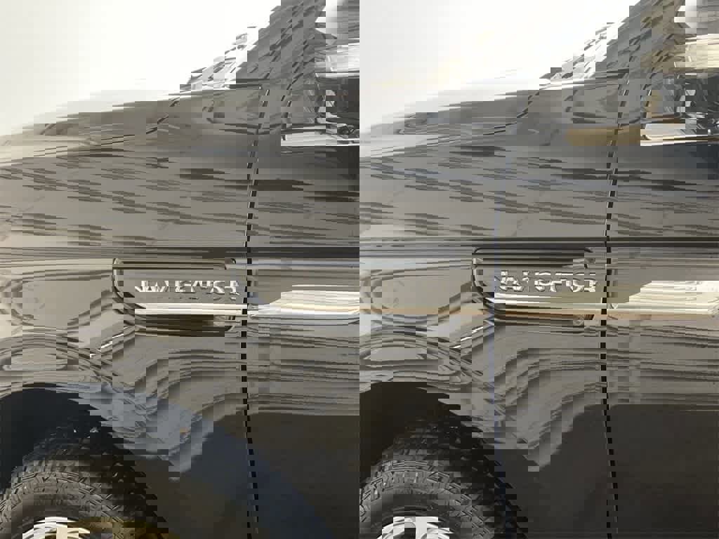 Used 2024 Lincoln Navigator L Premiere image 10