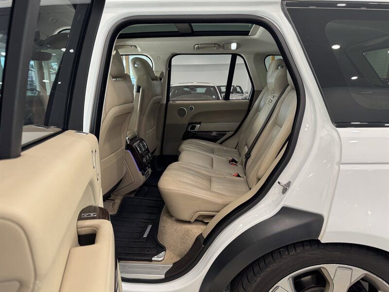 Used 2017 Land Rover Range Rover Supercharged image 12