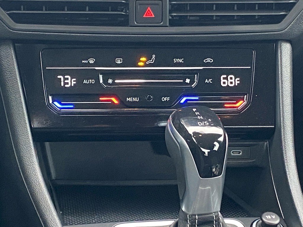 Certified 2025 Volkswagen Jetta S image 9