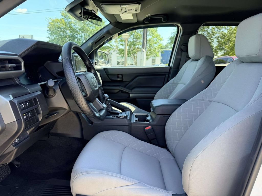 Certified 2025 Toyota Tacoma SR5 AWD/4WD image 19