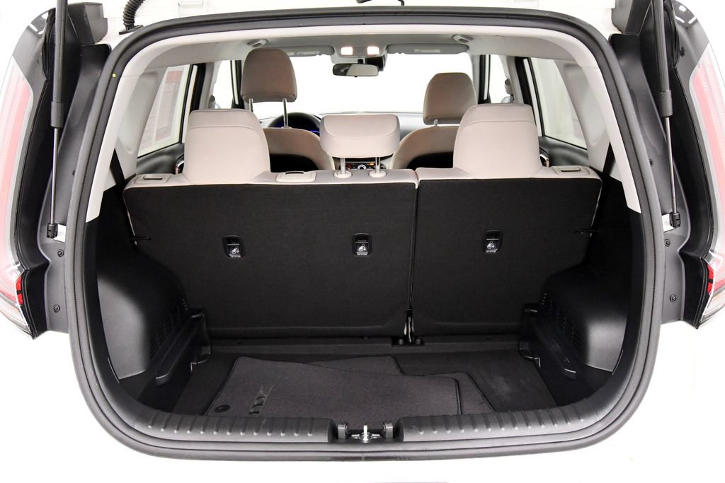 Certified 2025 Kia Soul LX FWD image 7
