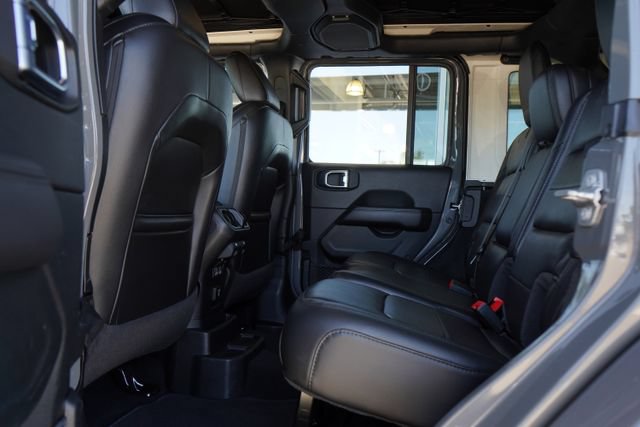 Used 2020 Jeep Wrangler Unlimited Sahara AWD/4WD image 26