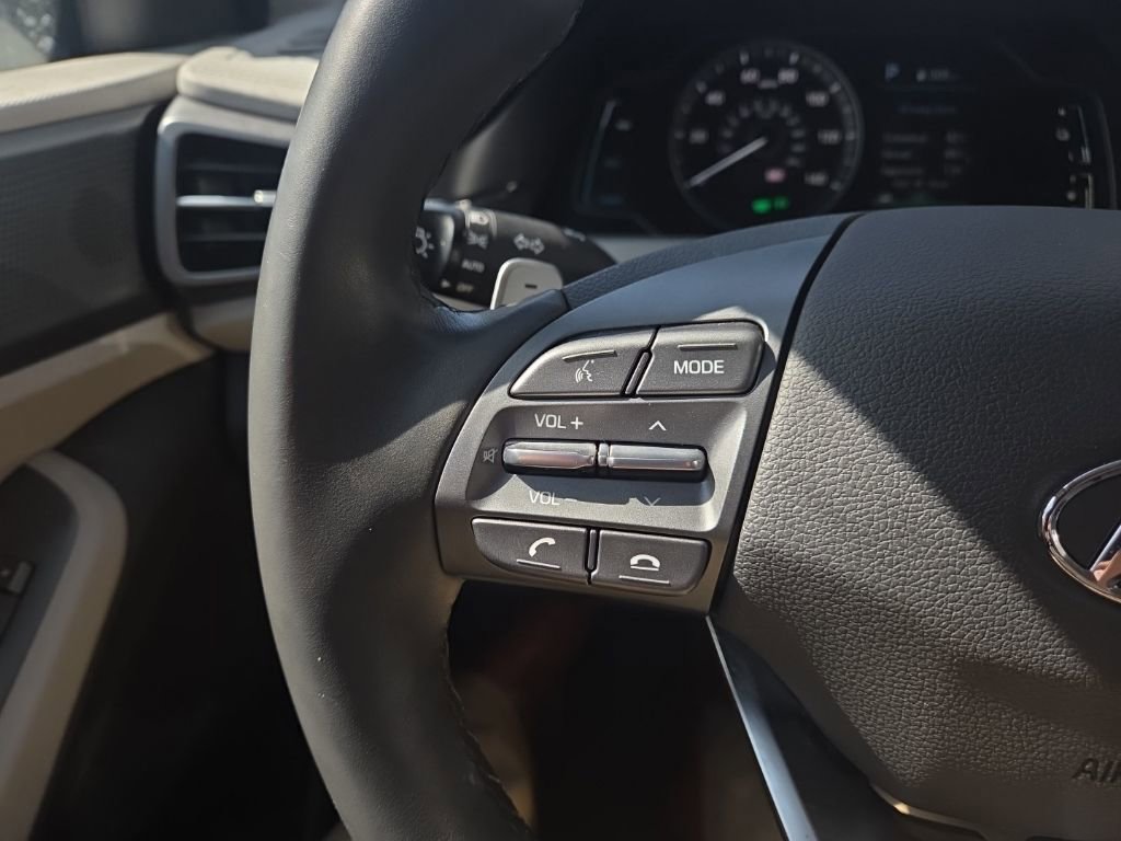 Used 2020 Hyundai Ioniq SE image 18