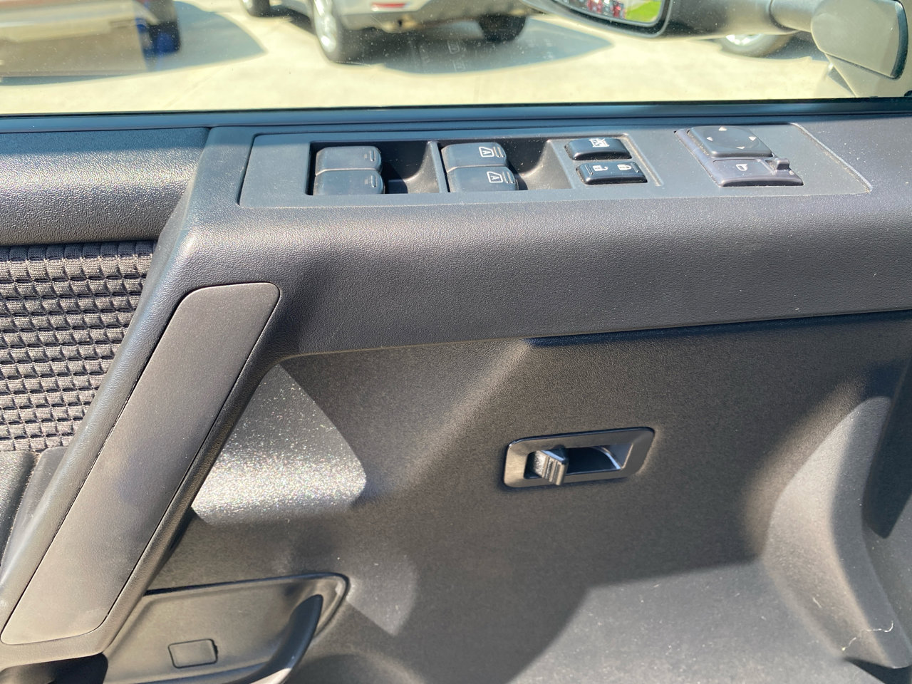 Used 2013 Nissan Titan SV image 17