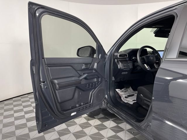 Used 2026 Toyota 4Runner SR5 AWD/4WD image 18