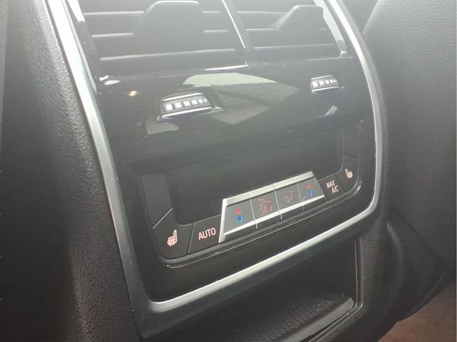 Used 2025 BMW X5 xDrive50e image 22