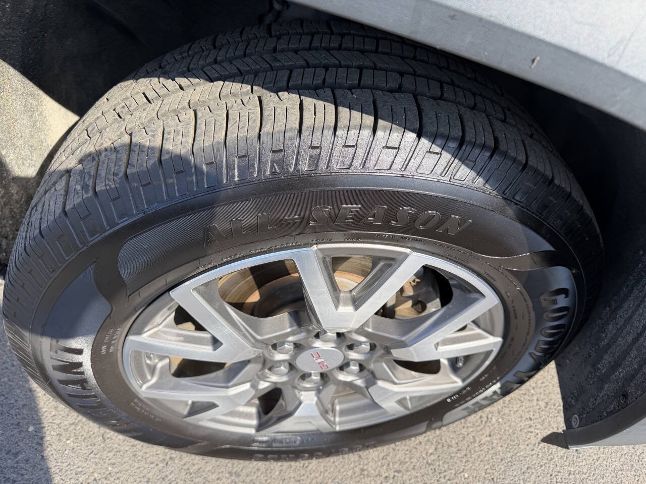 Used 2020 GMC Acadia SLE FWD image 23