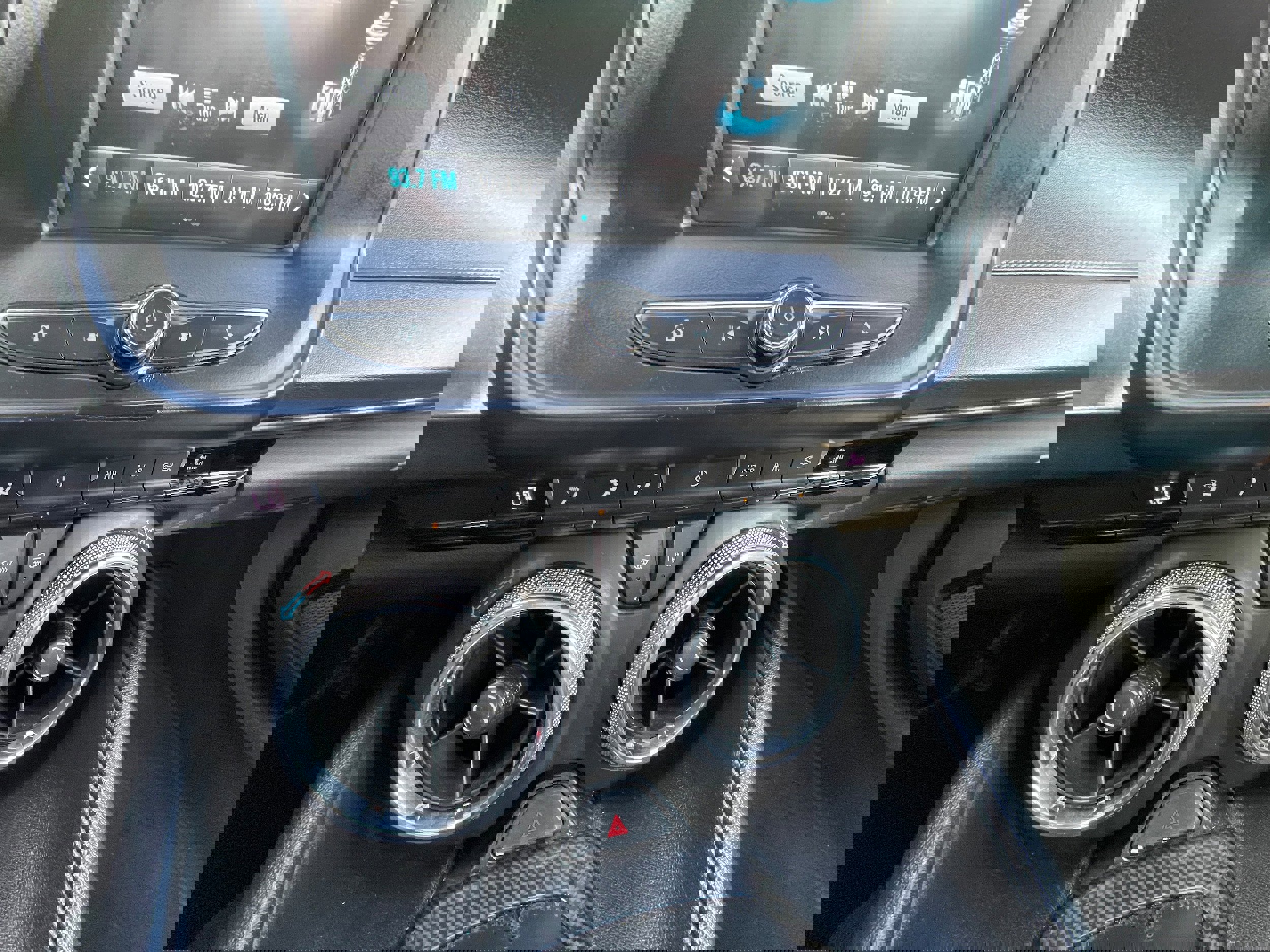 Used 2016 Chevrolet Camaro LT image 11