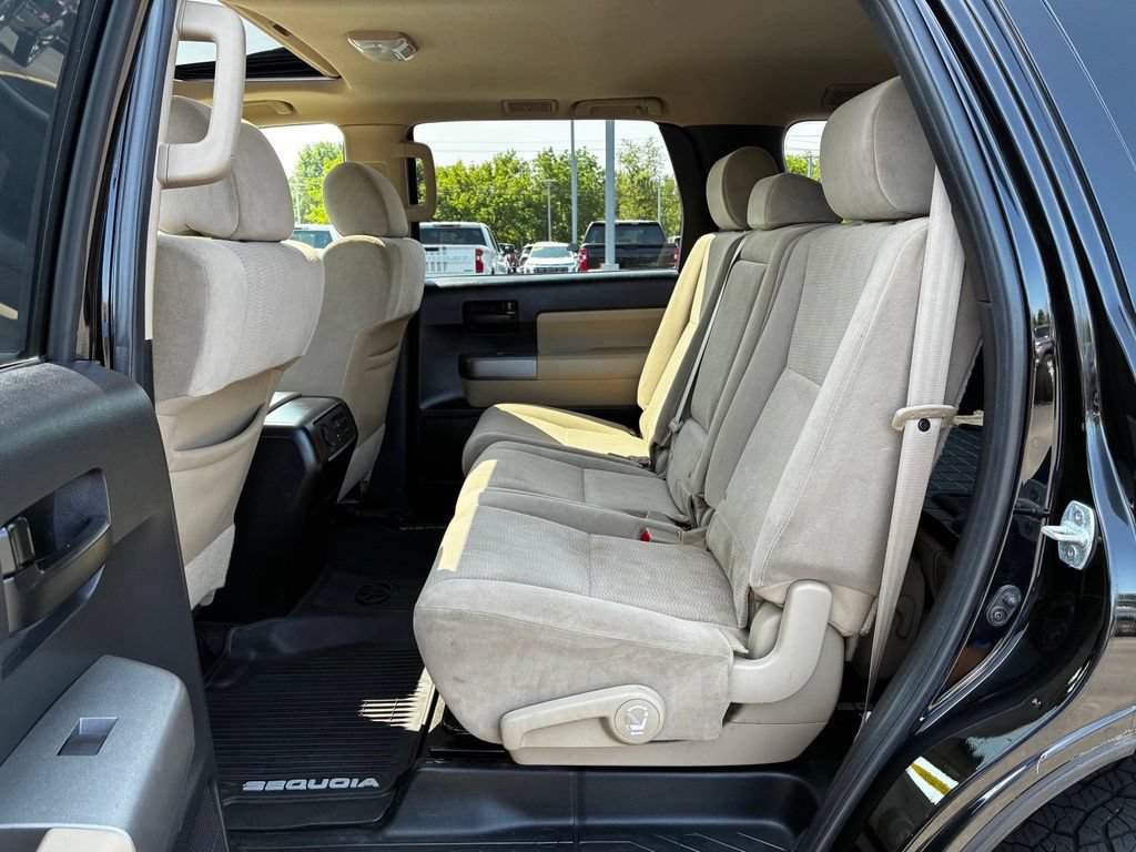Used 2017 Toyota Sequoia SR5 AWD/4WD image 34