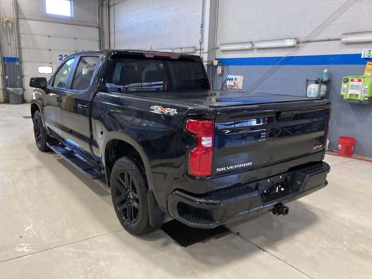 Used 2023 Chevrolet Silverado 1500 RST AWD/4WD image 5