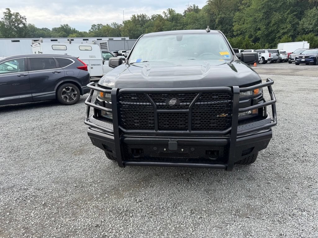 Used 2022 Chevrolet Silverado 1500 Custom AWD/4WD image 2