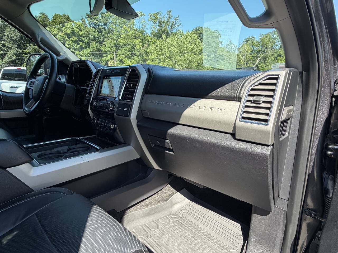 Used 2017 Ford F250 Lariat w/ Lariat Ultimate Package AWD/4WD image 34