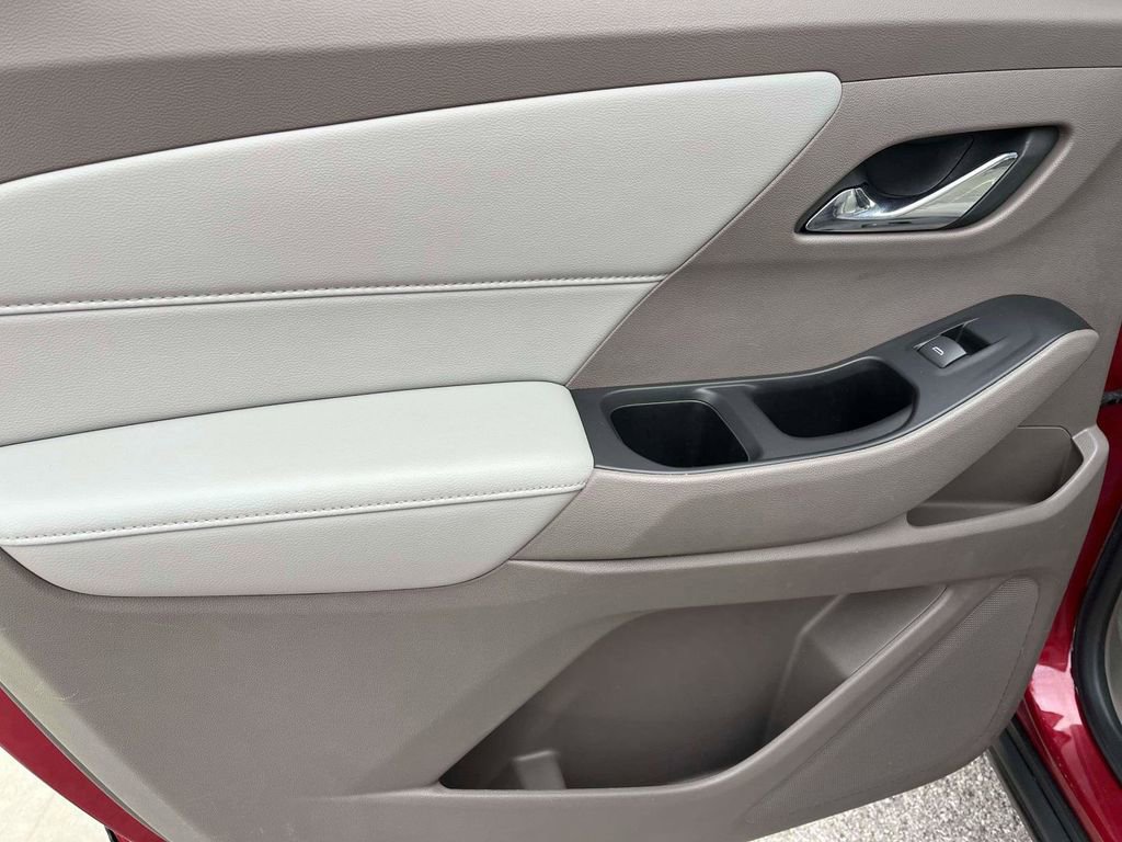 Used 2019 Chevrolet Traverse LT w/ LT Premium Package image 5