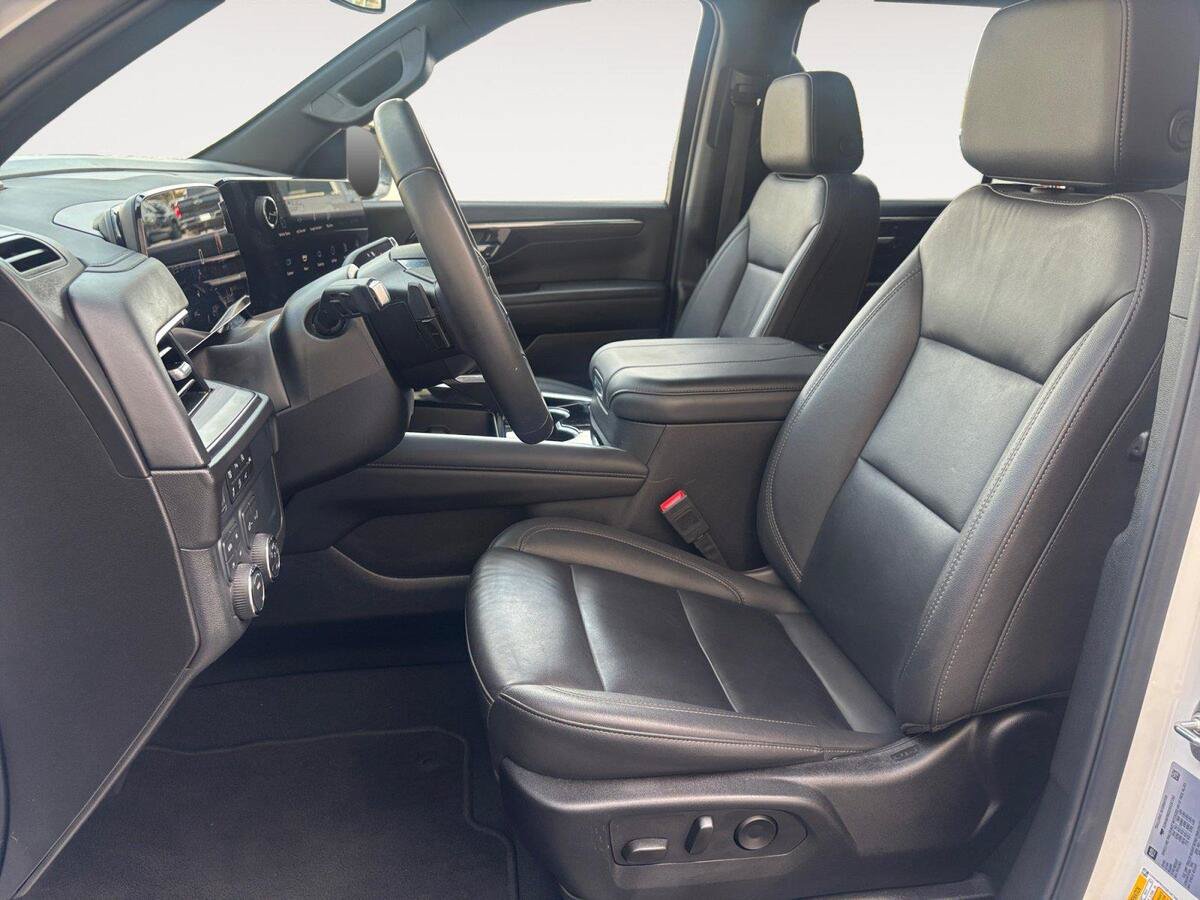 Used 2025 Chevrolet Tahoe Z71 AWD/4WD image 9