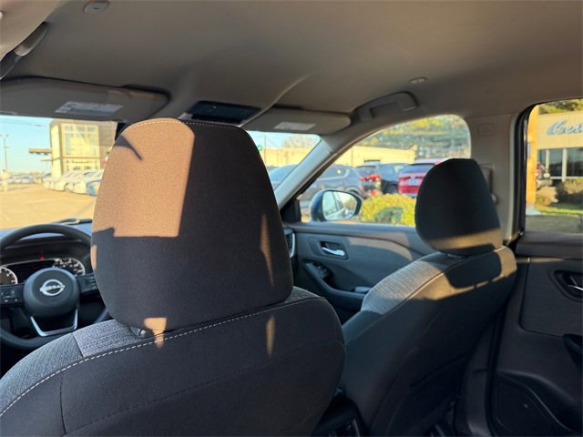 Used 2023 Nissan Rogue SV image 29