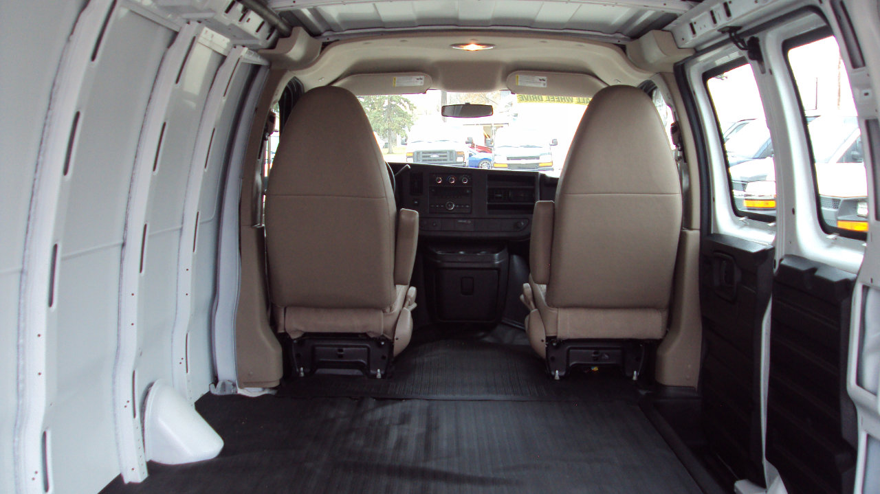 Used 2012 GMC Savana 1500 AWD image 10