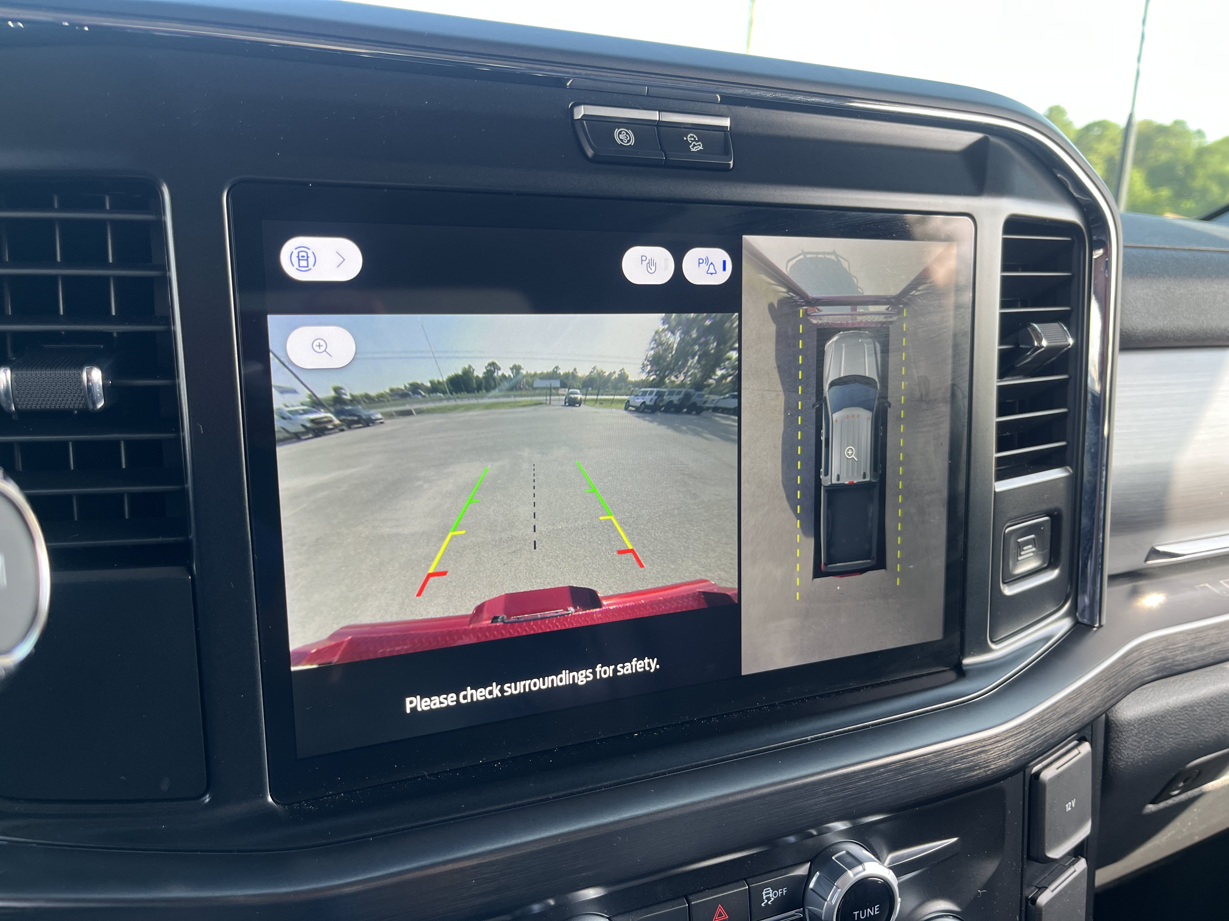 Used 2026 Ford F350 Lariat w/ FX4 Off-Road Package AWD/4WD image 27