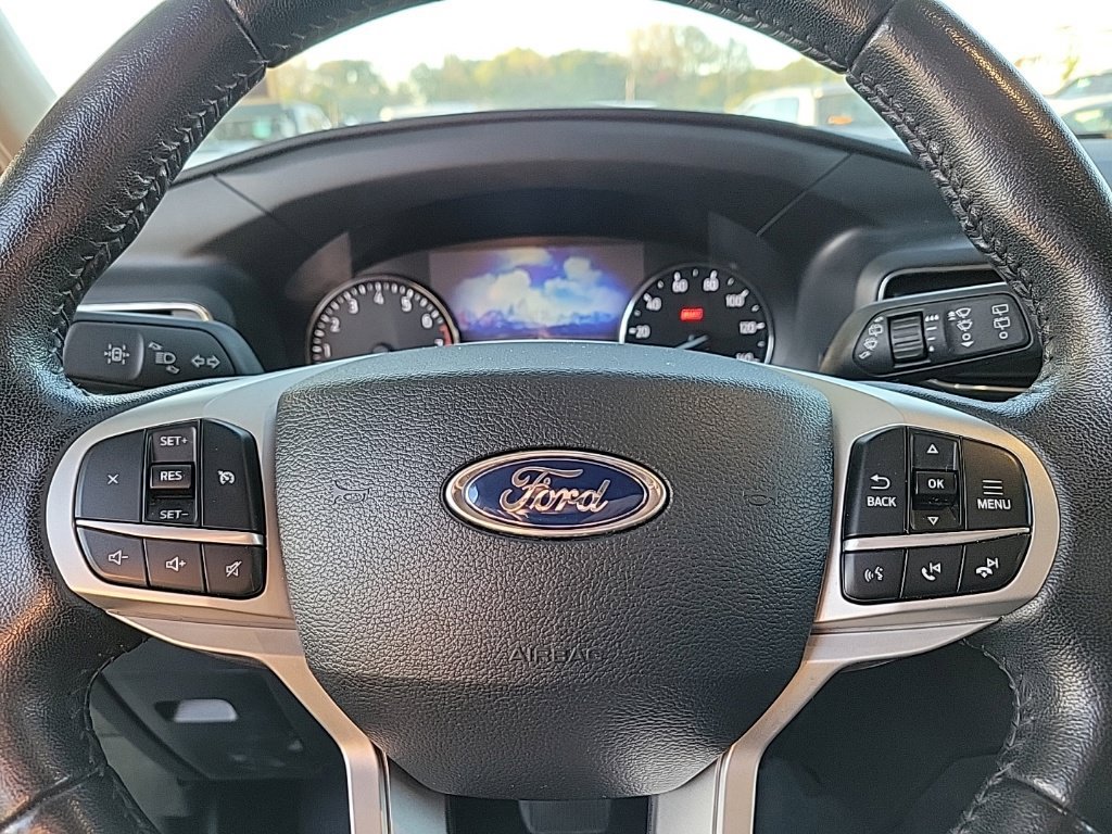 Used 2023 Ford Explorer XLT w/ Equipment Group 202A RWD image 10