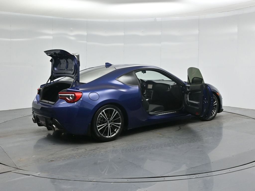 Used 2017 Toyota 86 image 4