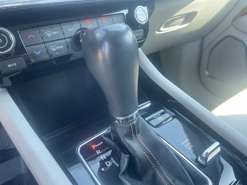 Used 2022 Jeep Compass Limited image 32