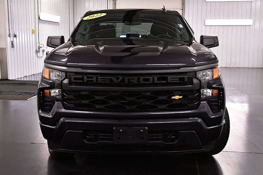 Used 2022 Chevrolet Silverado 1500 Custom image 2