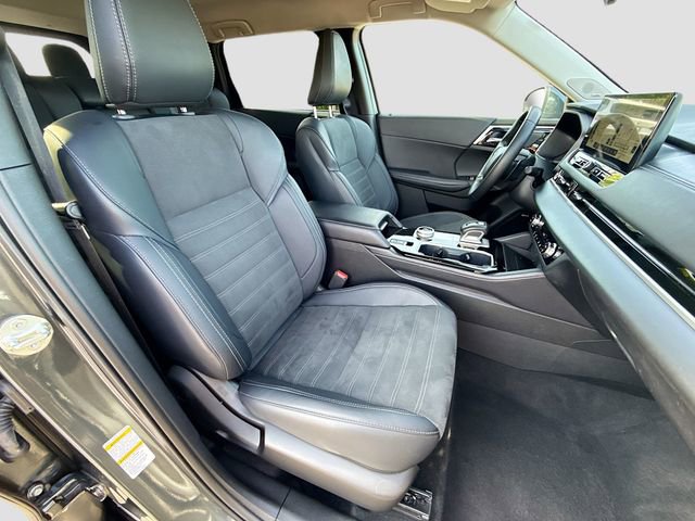 Used 2025 Mitsubishi Outlander SE FWD image 30