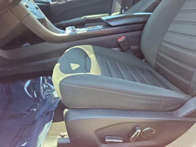 Used 2020 Ford Fusion SE FWD image 29