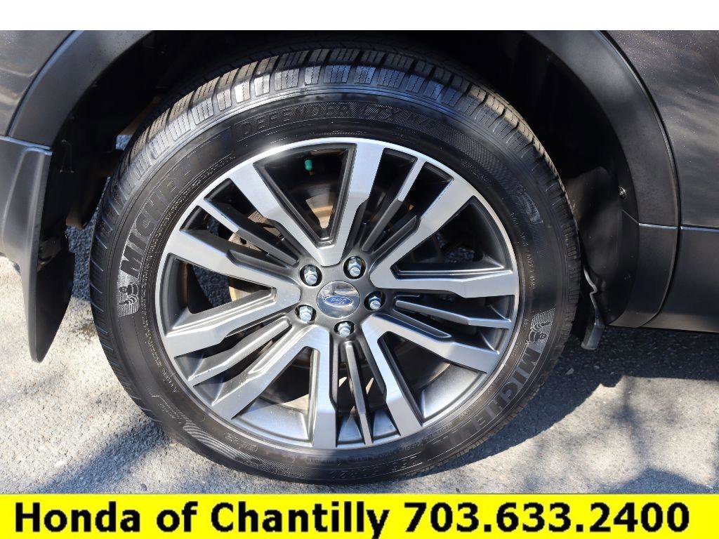 Used 2017 Ford Explorer Platinum image 32