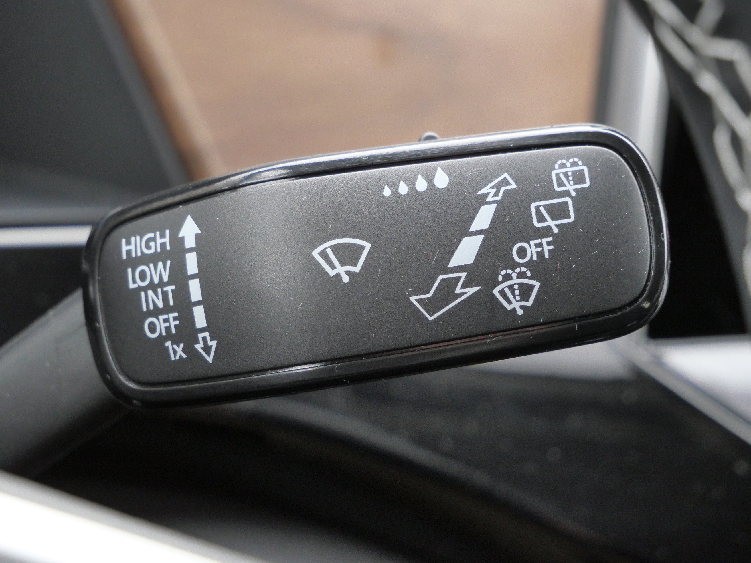 Certified 2024 Volkswagen Atlas SE w/ Black Wheel Package image 33