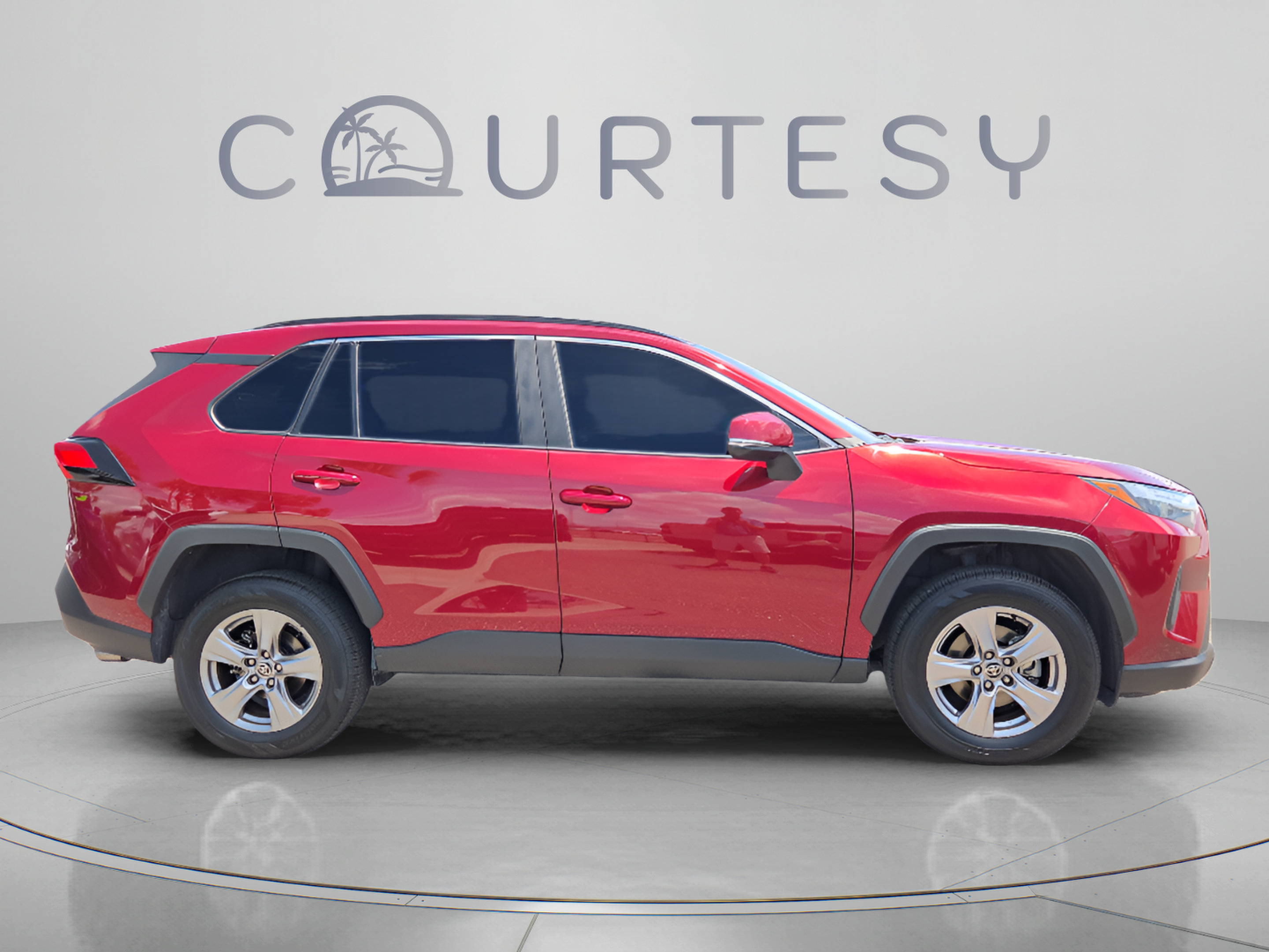 Used 2023 Toyota RAV4 XLE w/ Convenience Package FWD image 6