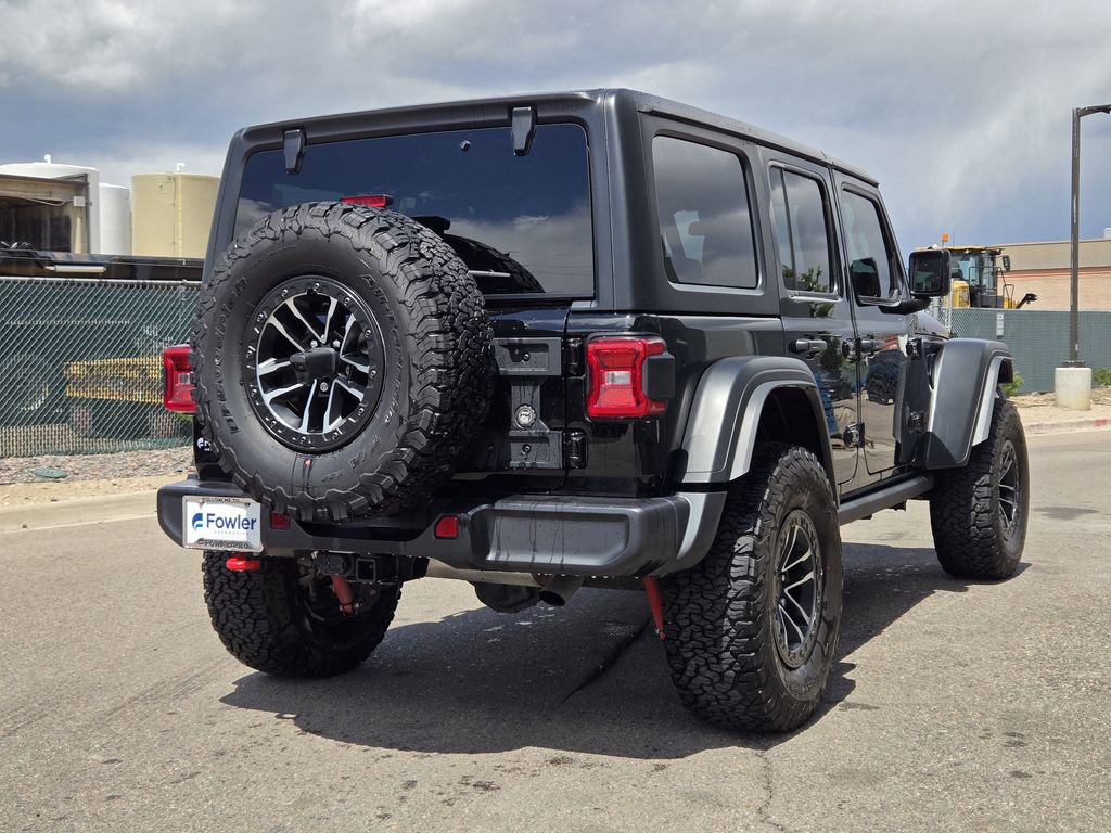 Used 2025 Jeep Wrangler Unlimited Rubicon w/ XTREMEE 35" Tire Package AWD/4WD image 4