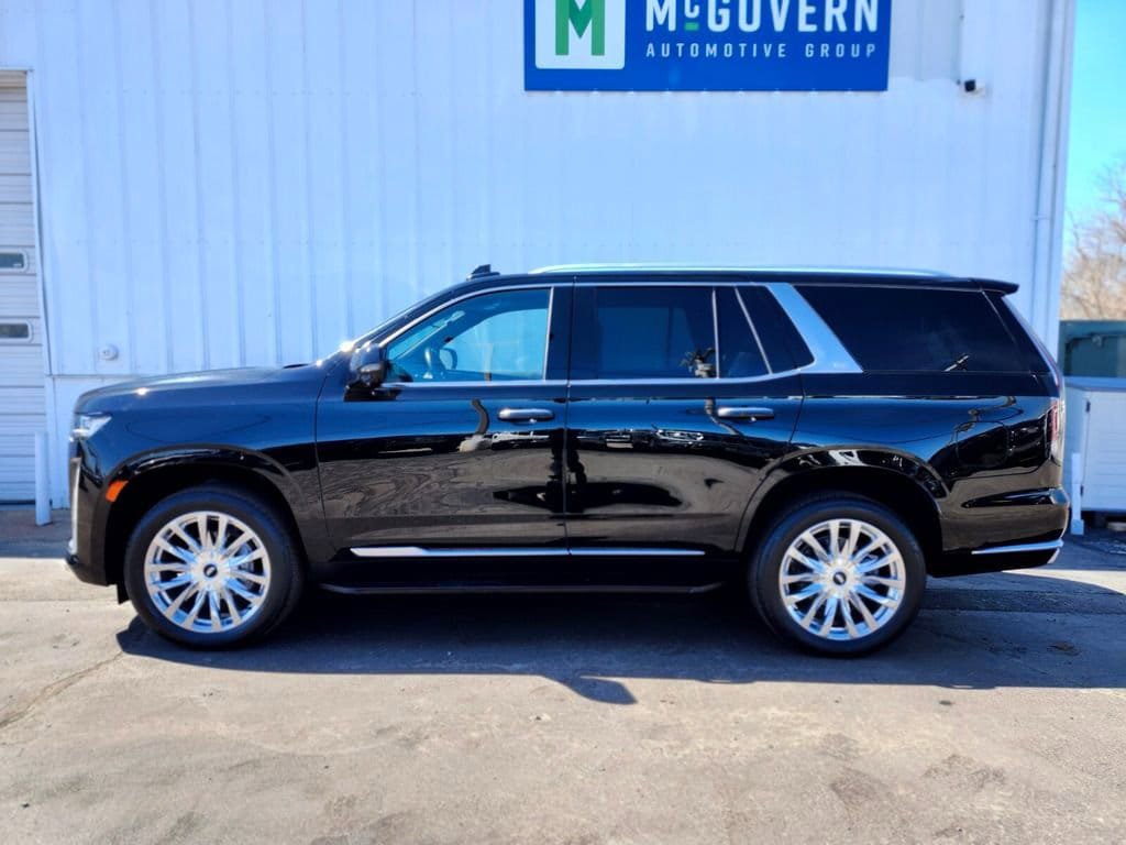 Used 2023 Cadillac Escalade Premium Luxury w/ LPO, Floor Liner Package AWD/4WD image 2