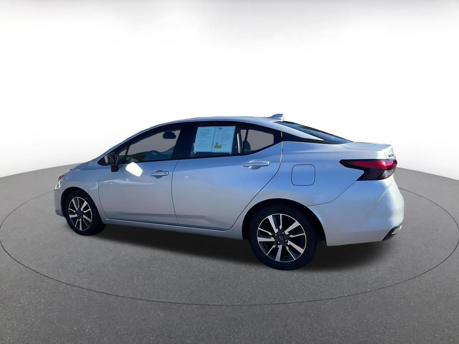 Used 2025 Nissan Versa SV FWD image 8