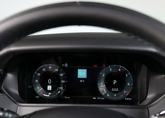 New 2026 Land Rover Range Rover Velar Dynamic SE image 15