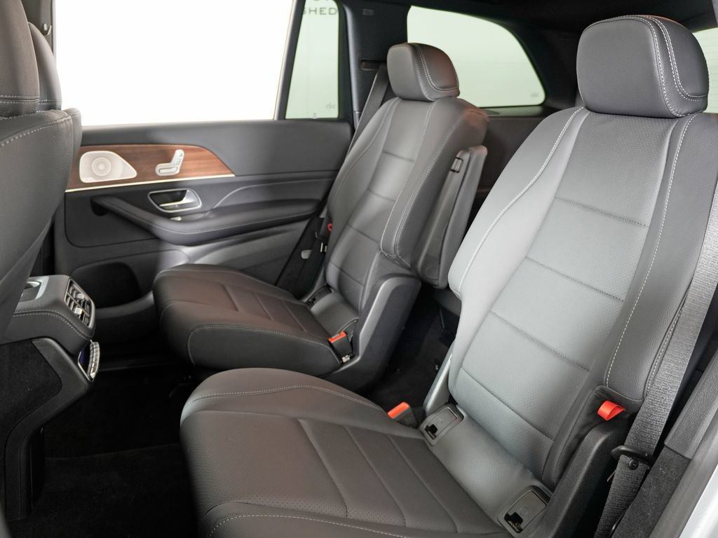 Used 2025 Mercedes-Benz GLS 450 4MATIC w/ AMG Line Exterior image 30