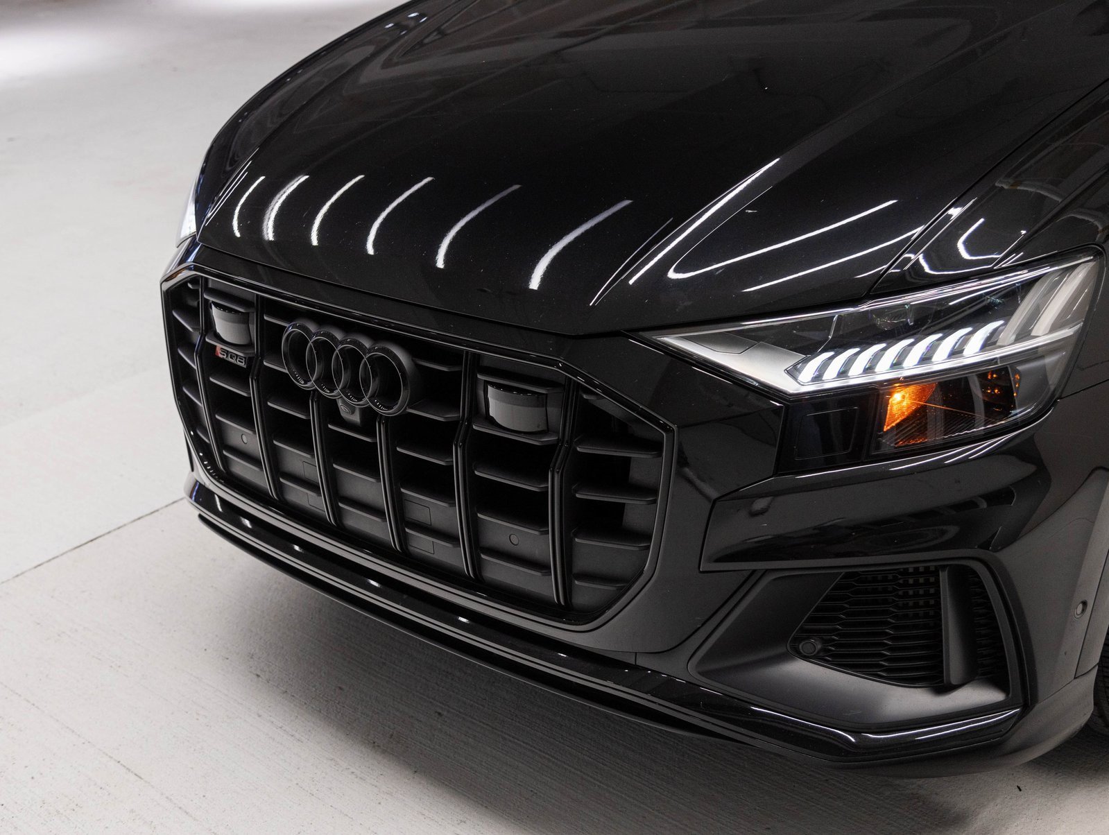 Used 2022 Audi SQ8 Prestige w/ Prestige Package image 33