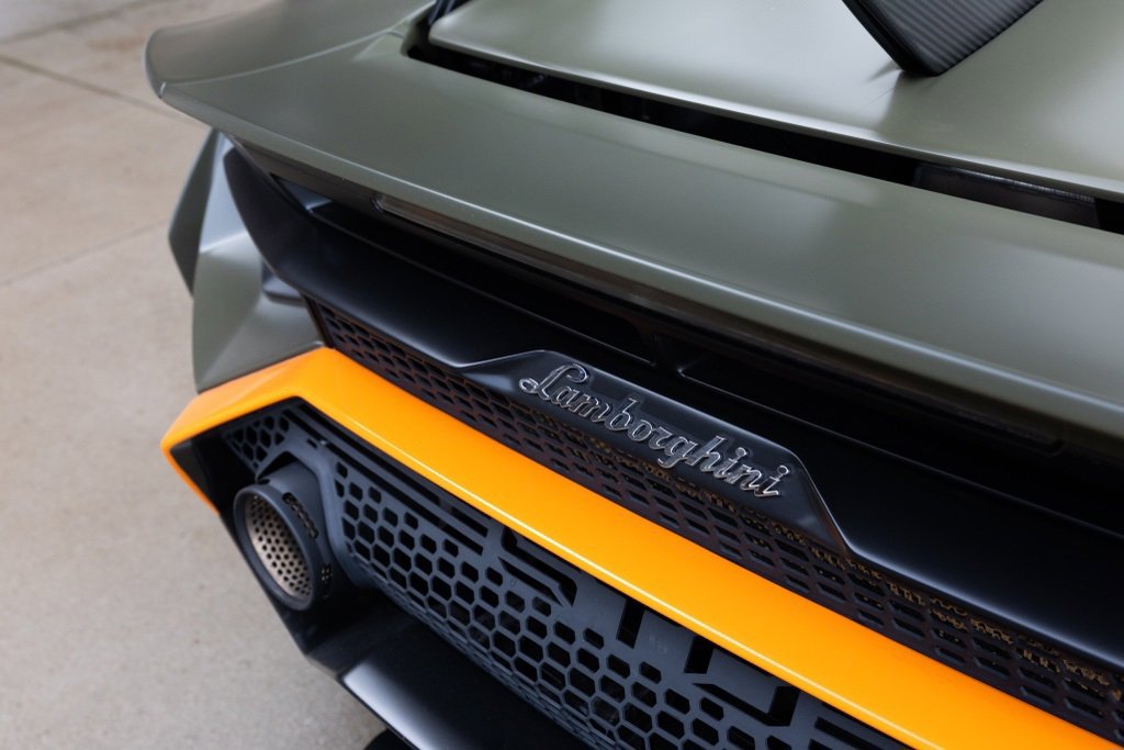 Used 2022 Lamborghini Huracan STO image 16