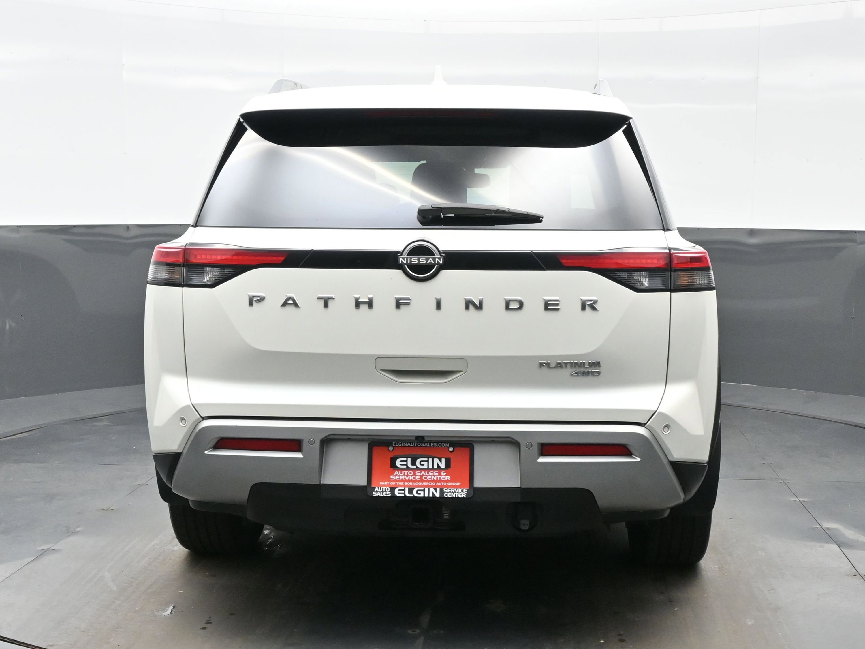 Used 2022 Nissan Pathfinder Platinum w/ Cargo Package image 5