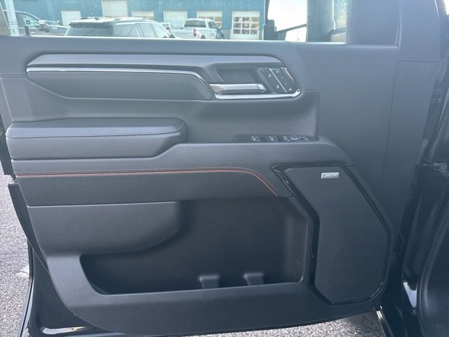 Used 2024 GMC Sierra 2500 AT4 image 9