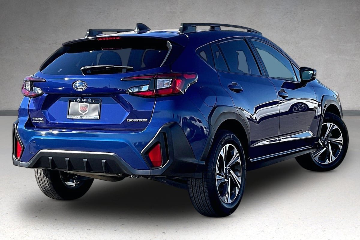 Used 2025 Subaru Crosstrek 2.5i Premium AWD/4WD image 32